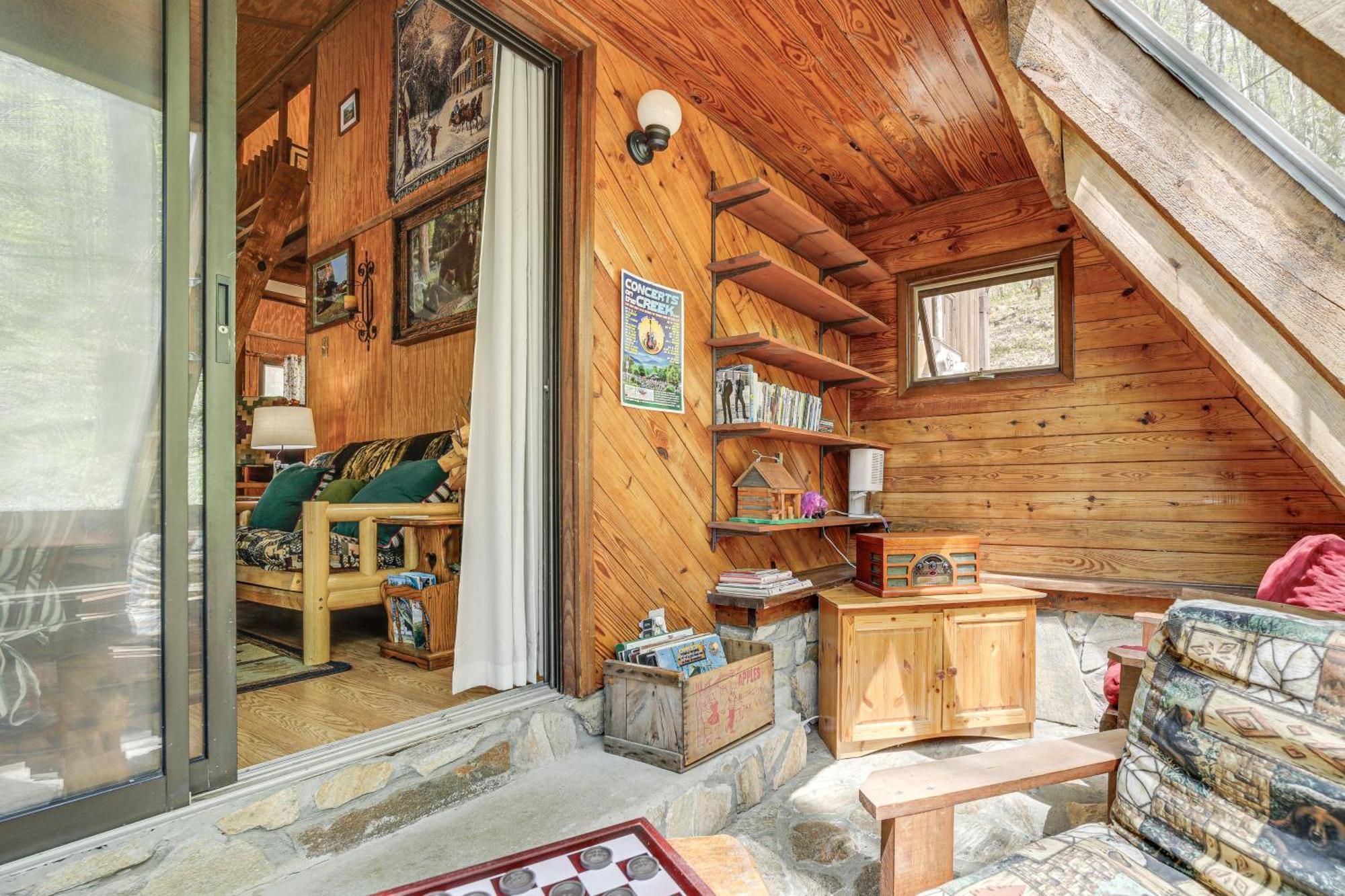 Creekside Whittier Cabin With Fire Pit Near Hiking! Luaran gambar