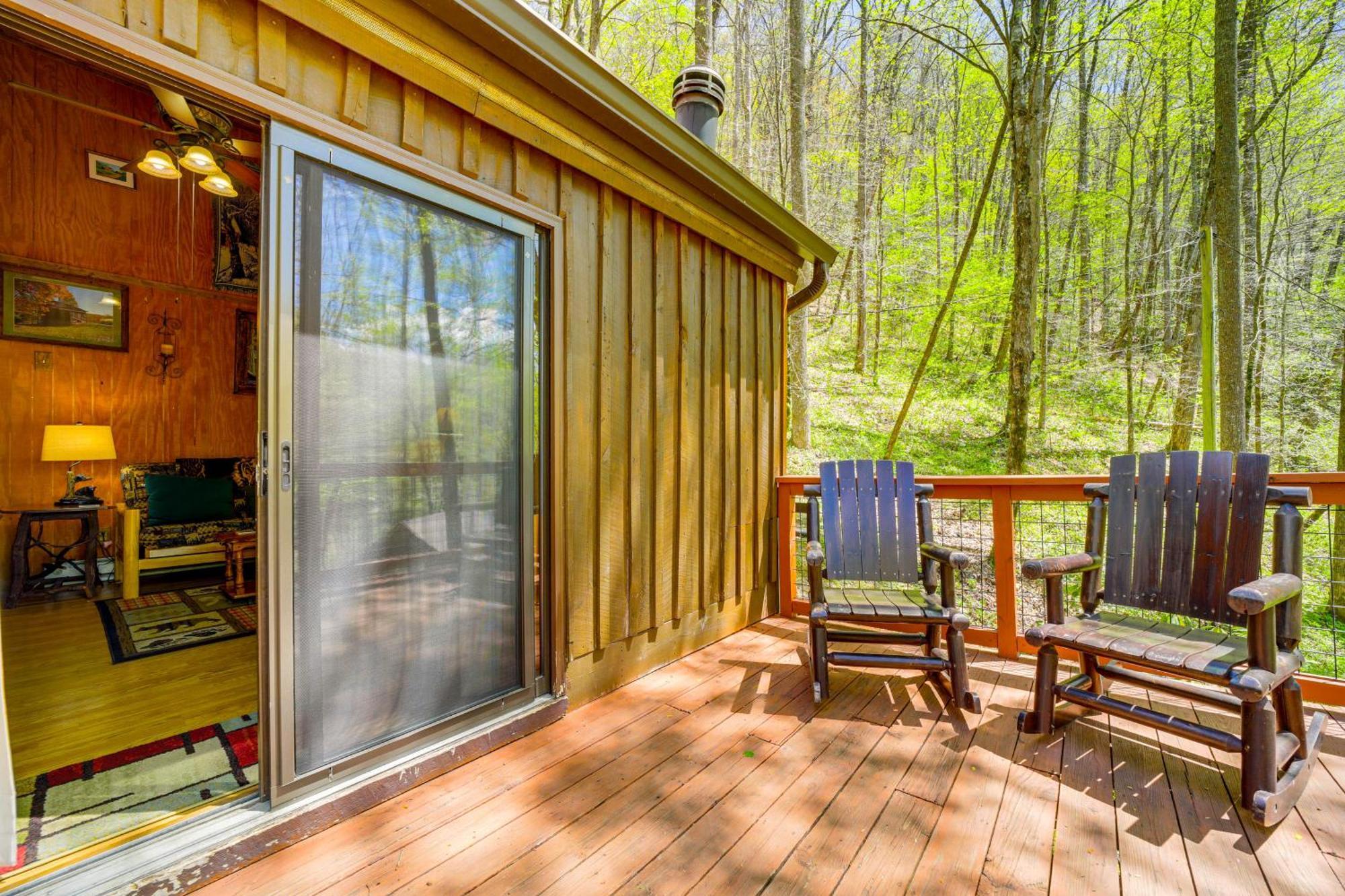 Creekside Whittier Cabin With Fire Pit Near Hiking! Luaran gambar
