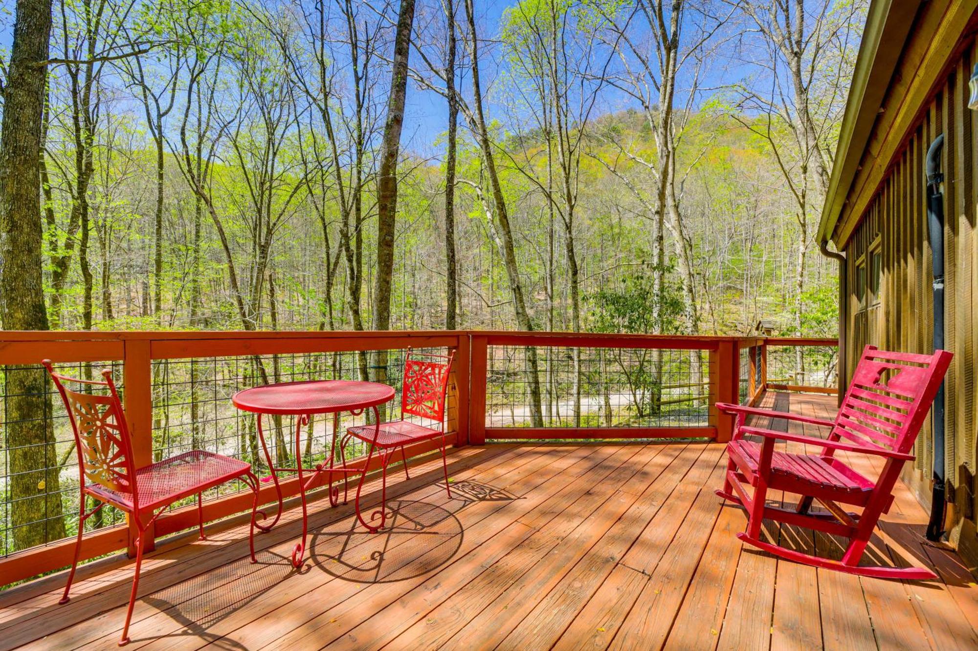 Creekside Whittier Cabin With Fire Pit Near Hiking! Luaran gambar